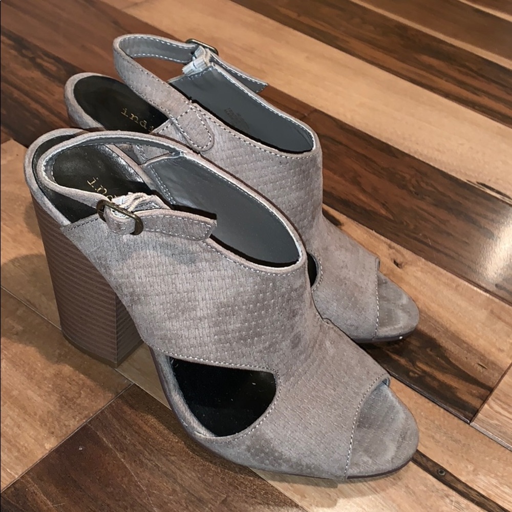 light brown/tope colored shoe